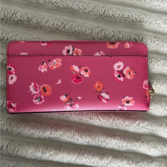 Coach Accordion Zip Wallet in Wildflower Print - Picture 2 of 11